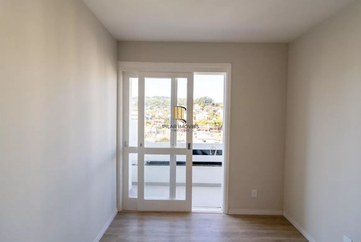 Apartamento reformado no bairro Tristeza com infraestrutura completa.