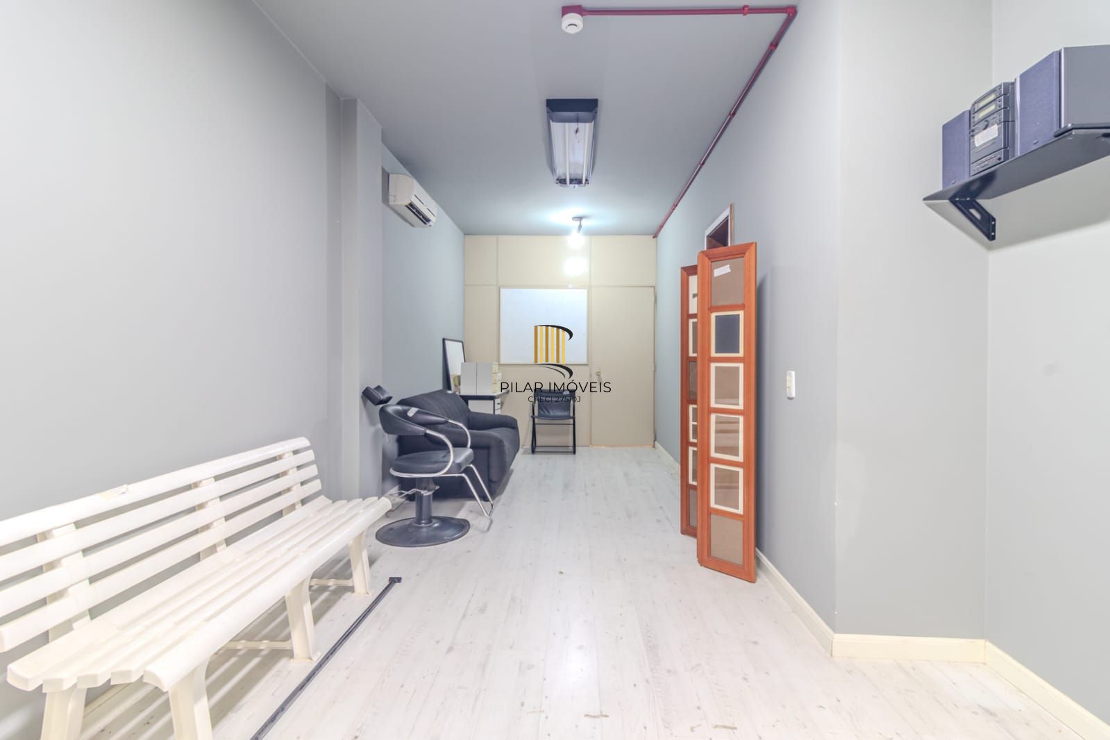 Sala Comercial à Venda em Moinhos de Vento 39.93m²,  na quintino bocaiúva, junto a 24 d outubro