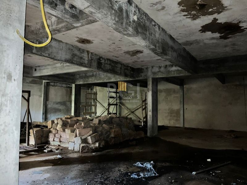 Predio para Venda - 1000m², 3 dormitórios, sendo 1 suites, São João