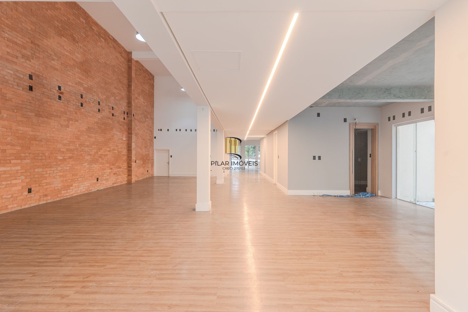 Loja para Venda - 650m², 0 dormitórios, 16 vagas - Floresta