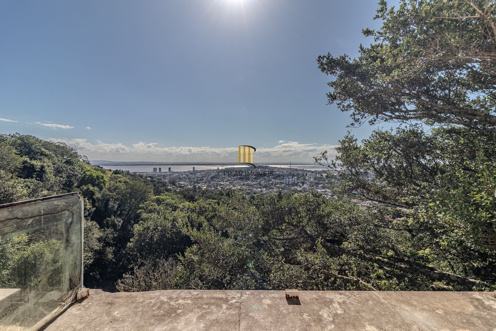 Casa para Venda - 1000m², 5 dormitórios, sendo 5 suites, 8 vagas - Teresópolis
