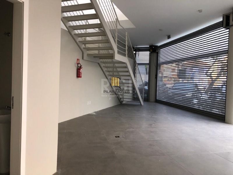 Loja para Venda - 165.27m², 0 dormitórios, 4 vagas - Petrópolis