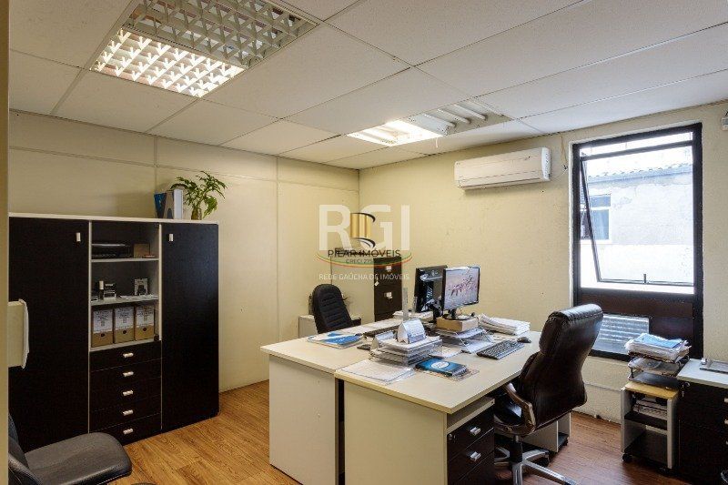 Predio para Venda - 1024m², 0 dormitórios, 9 vagas - São João