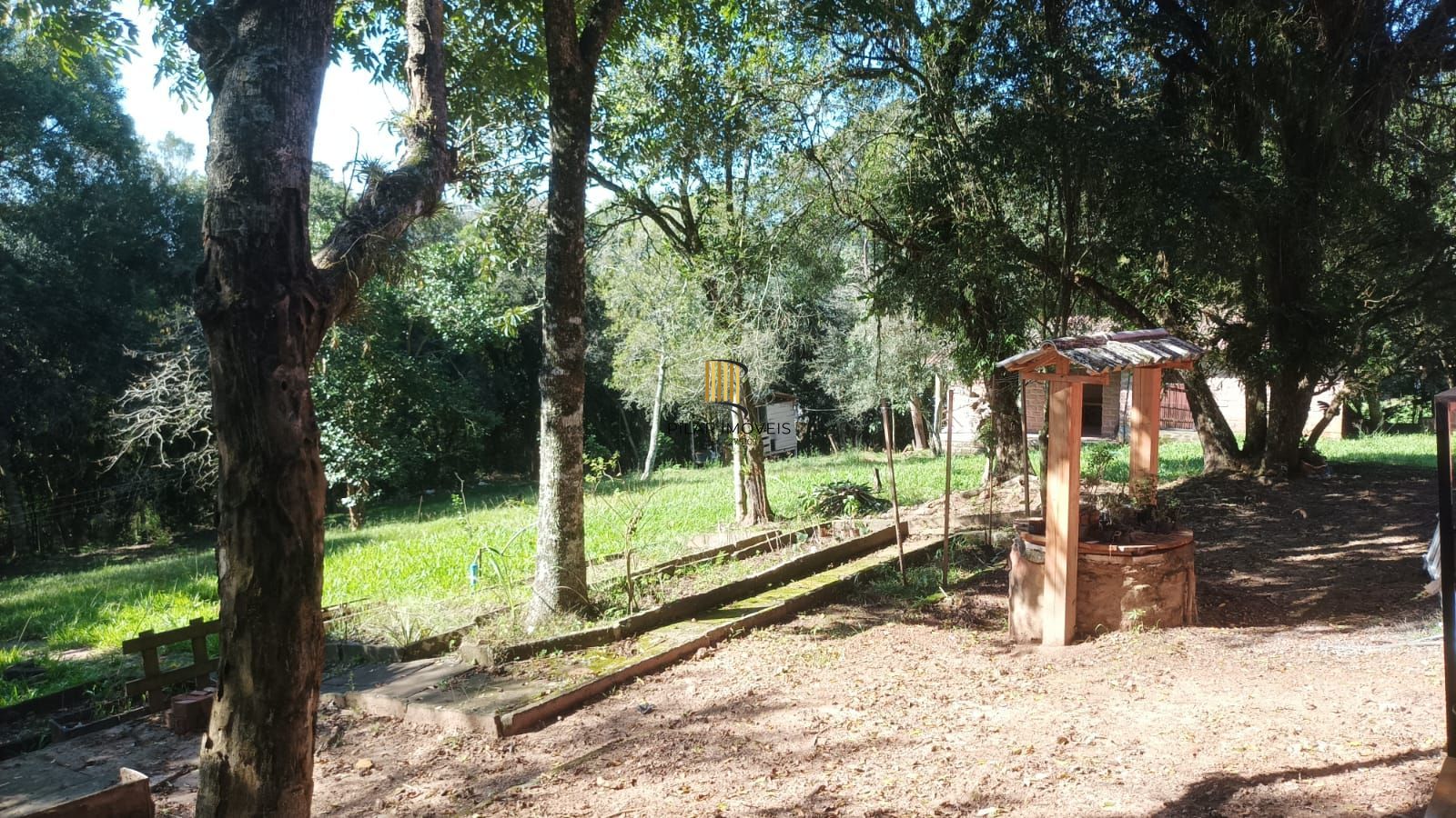 Sítio 3 dormitórios no bairro Fiuza