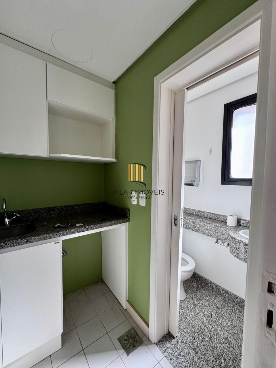 🚨 Oportunidade! Sala com garagem dupla na Cristóvão!