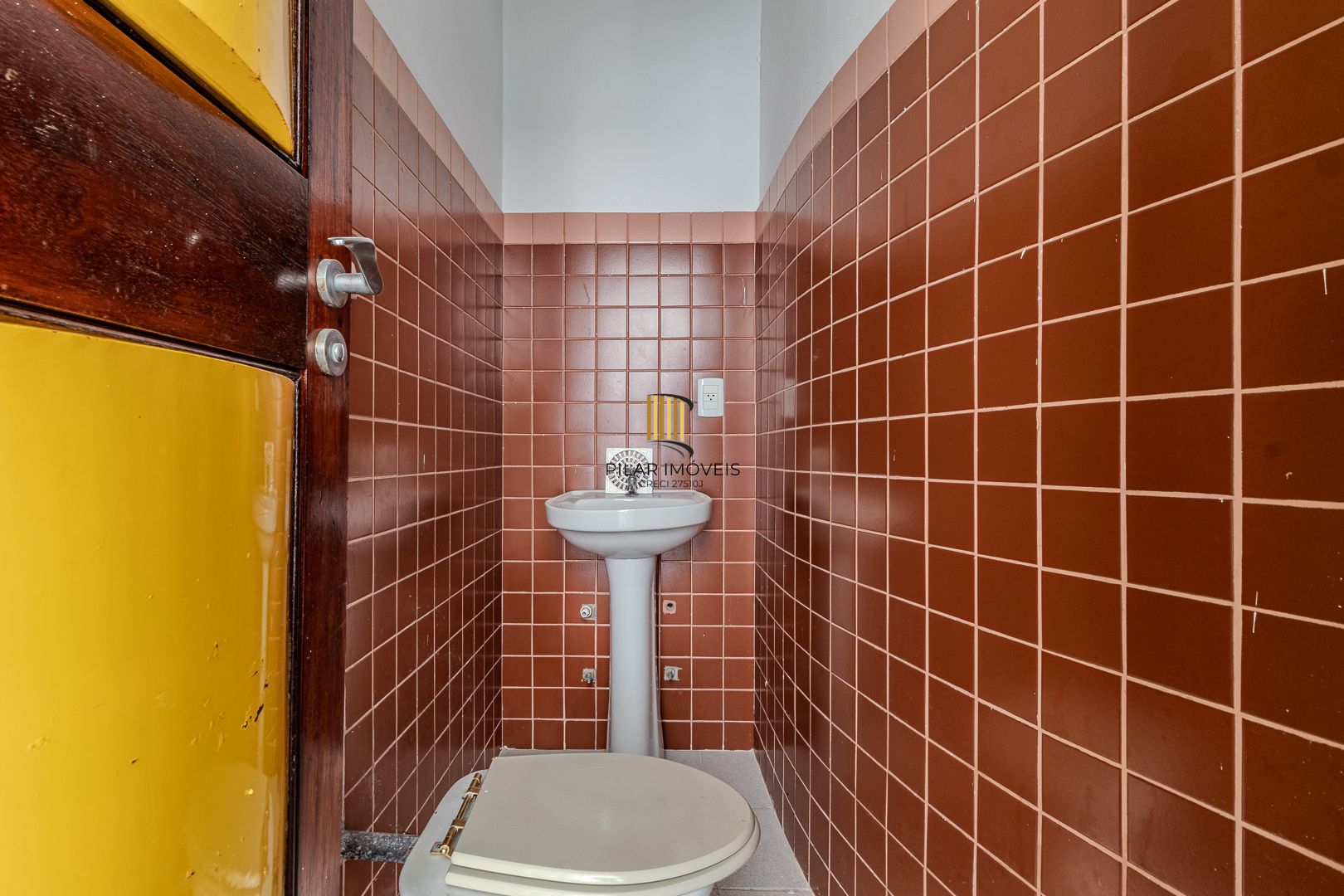 Casa para Venda - 1000m², 5 dormitórios, sendo 5 suites, 8 vagas - Teresópolis