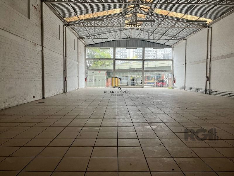 Loja para Venda - 390m², 0 dormitórios, São João