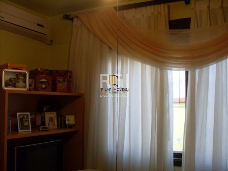 Casa para Venda - 200m², 4 dormitórios, sendo 1 suites, 4 vagas - Jardim Lindóia