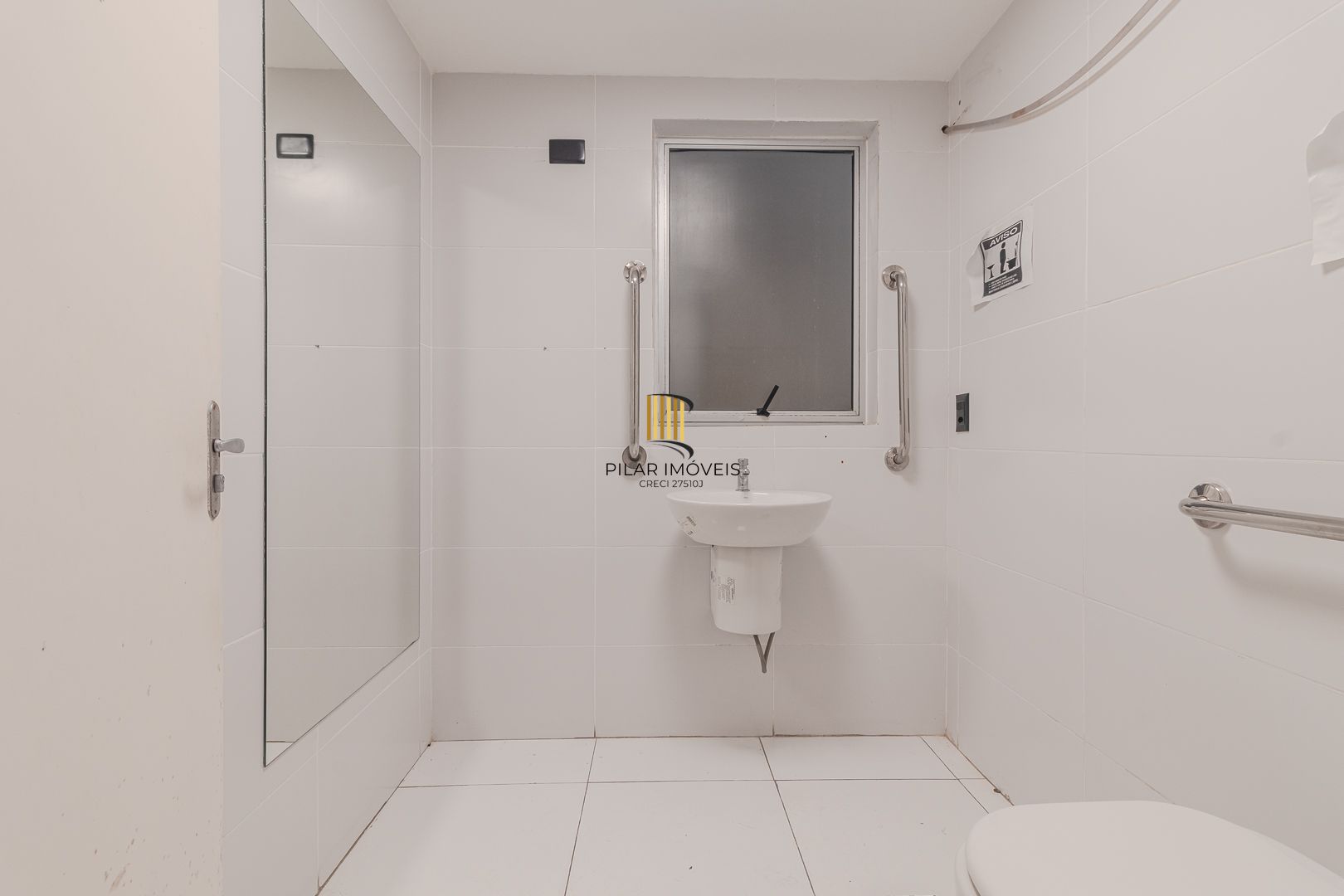 Loja para Venda - 650m², 0 dormitórios, 16 vagas - Floresta