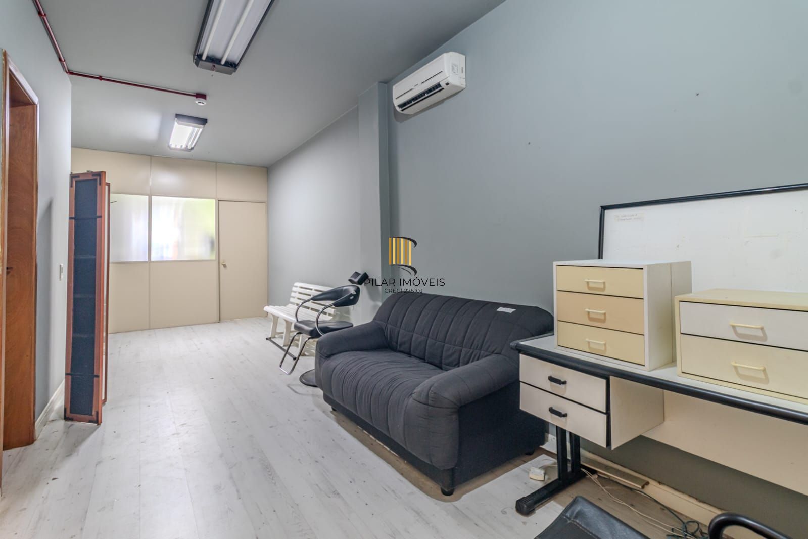 Sala Comercial à Venda em Moinhos de Vento 39.93m²,  na quintino bocaiúva, junto a 24 d outubro