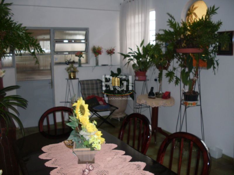 Predio para Venda - 250m², 4 dormitórios, 4 vagas - São José