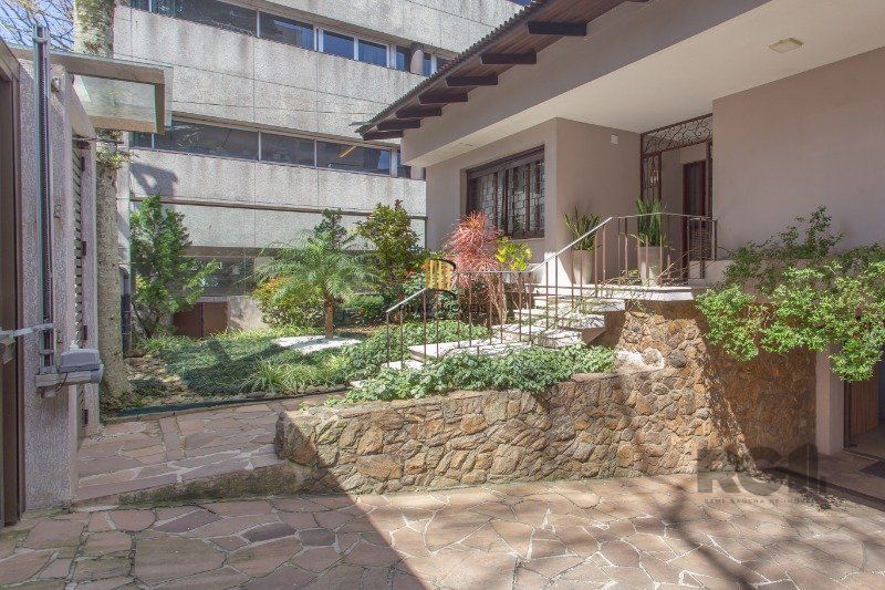 Casa 4 dormitórios no bairro Auxiliadora