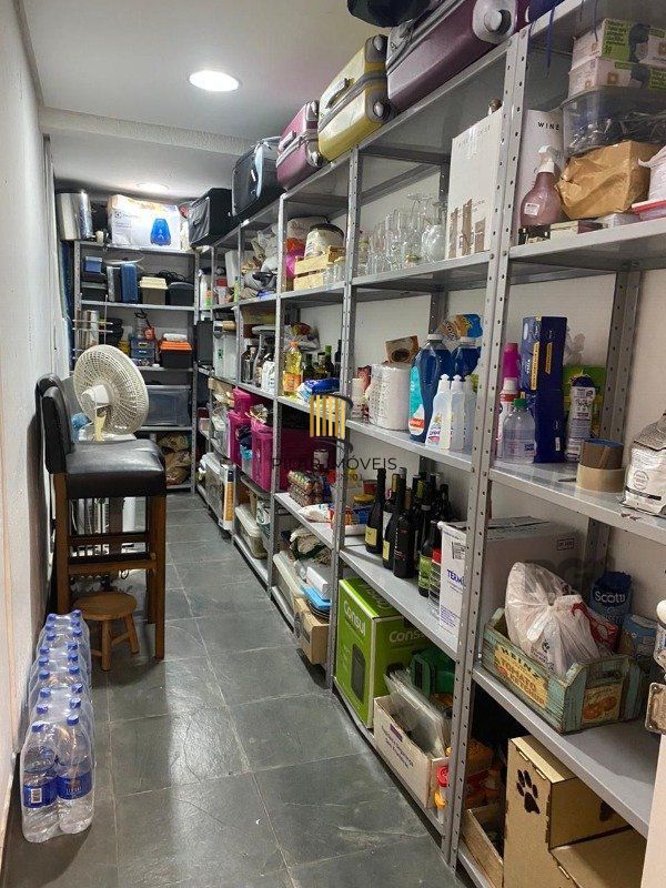 Casa em Condomínio para Comprar no bairro Pedra Redonda com 4 suítes