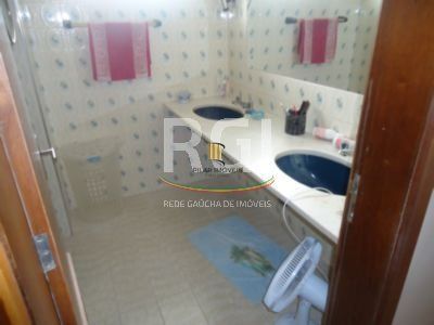 Casa para Venda - 330m², 4 dormitórios, 2 vagas - Glória