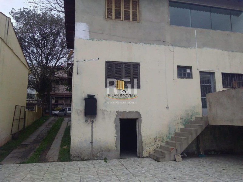Casa para Venda - 200m², 4 dormitórios, sendo 1 suites, 3 vagas - Sarandí