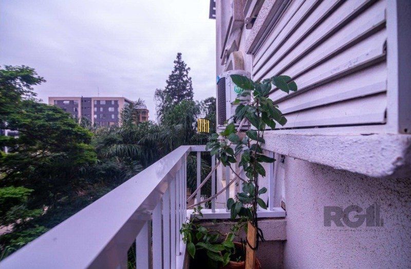 Excelente apartamento de 148m² com 3 dormitórios sendo 1 suíte e 2 vagas. 