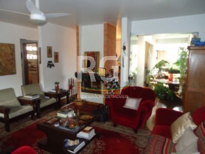 Casa para Venda - 330m², 4 dormitórios, 2 vagas - Glória