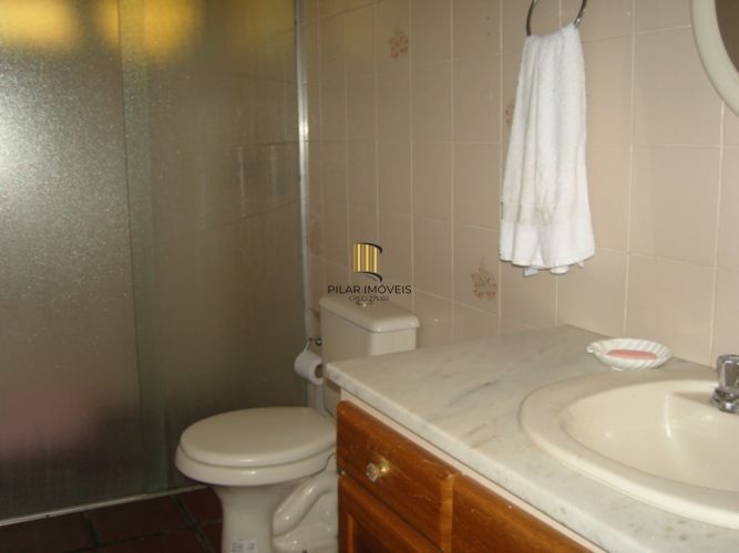 Casa para Venda - 216m², 3 dormitórios, sendo 1 suites, 2 vagas - Centro