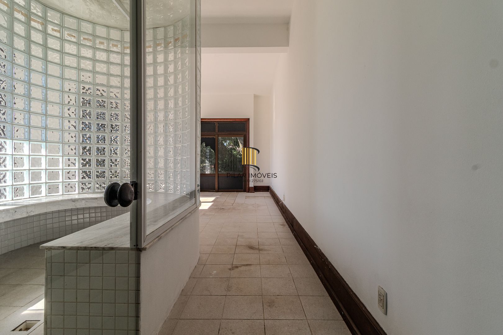 Casa para Venda - 1000m², 5 dormitórios, sendo 5 suites, 8 vagas - Teresópolis