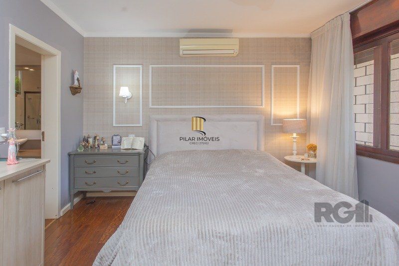 Casa 4 dormitórios no bairro Auxiliadora
