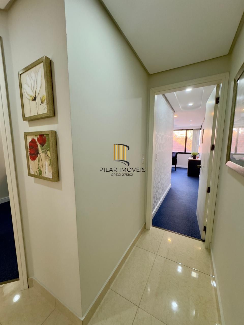 Sala com garagem dupla na Cristóvão!