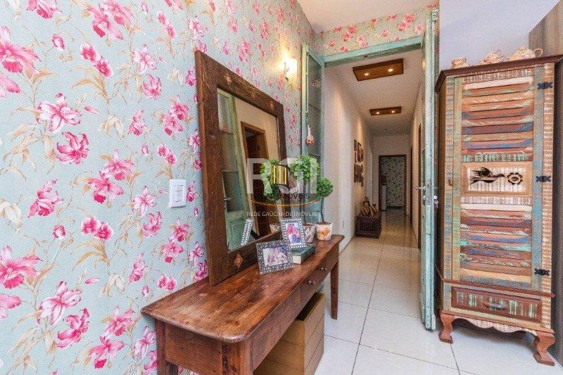 Casa para Venda - 490m², 3 dormitórios, sendo 1 suites, Floresta