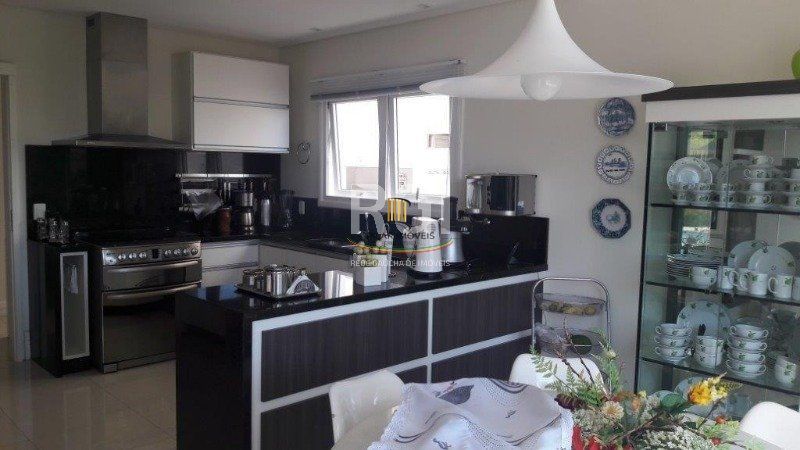 Casa para Venda - 728.71m², 6 dormitórios, sendo 6 suites, 3 vagas - Atlântida