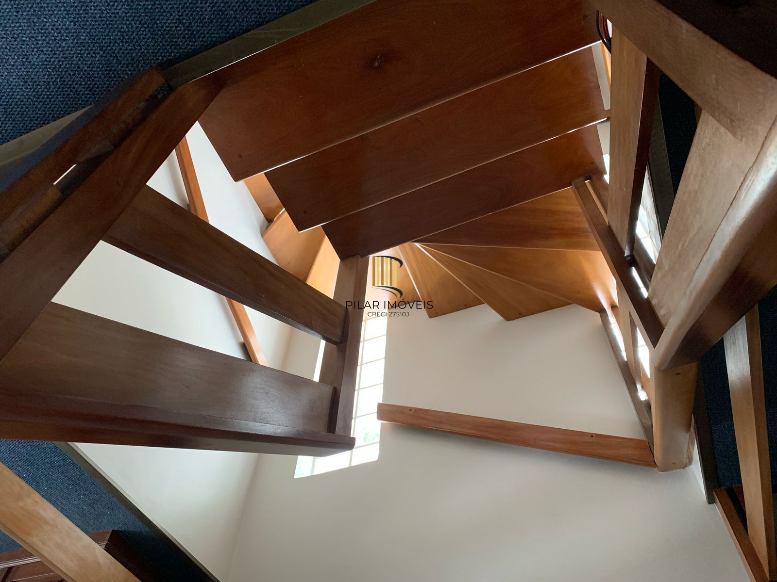 SOBRADO ALTO PADRÃO 271,03 M² PRIVATIVOS