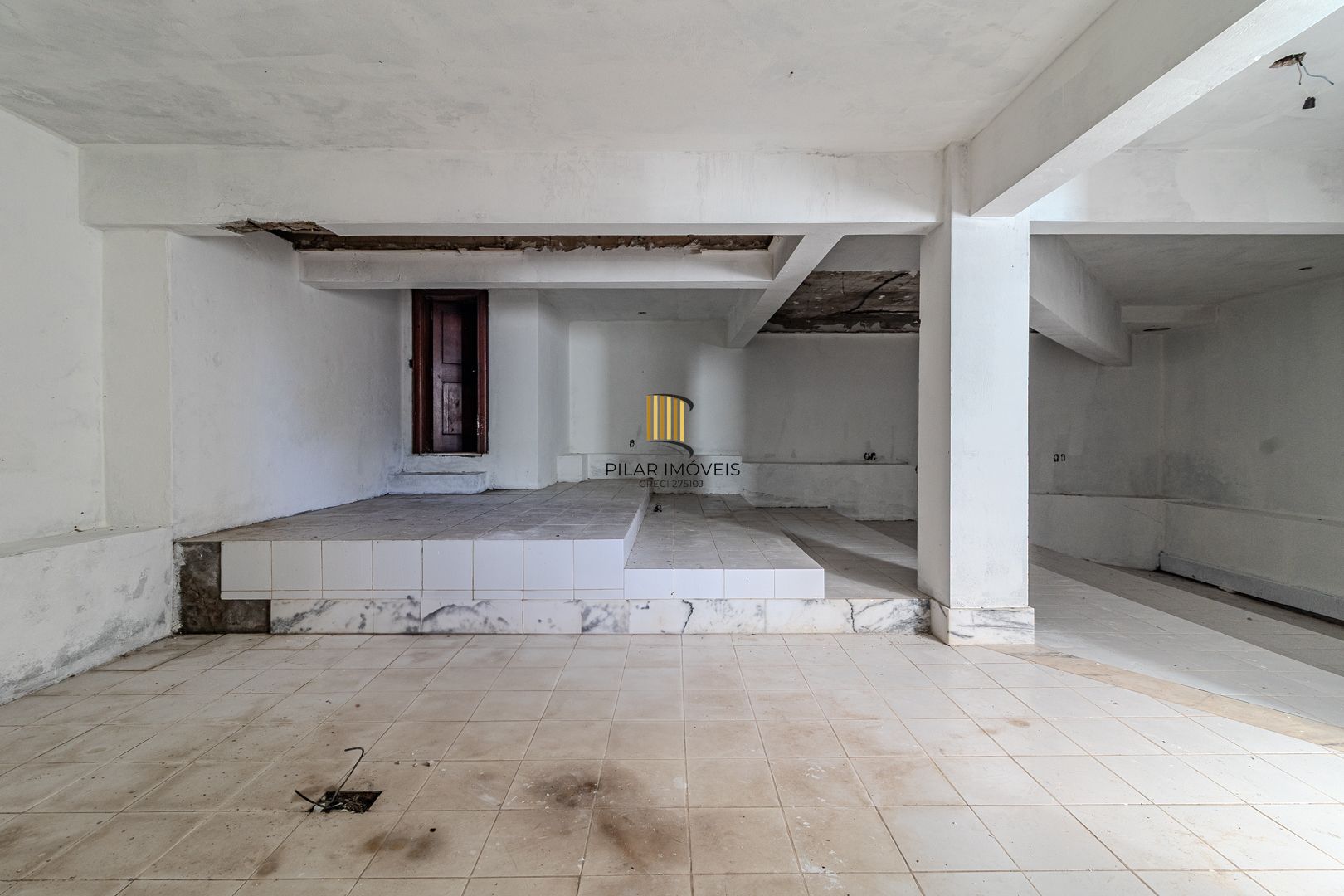 Casa para Venda - 1000m², 5 dormitórios, sendo 5 suites, 8 vagas - Teresópolis