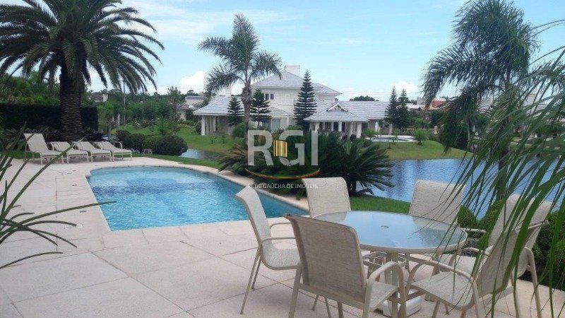 Casa para Venda - 728.71m², 6 dormitórios, sendo 6 suites, 3 vagas - Atlântida