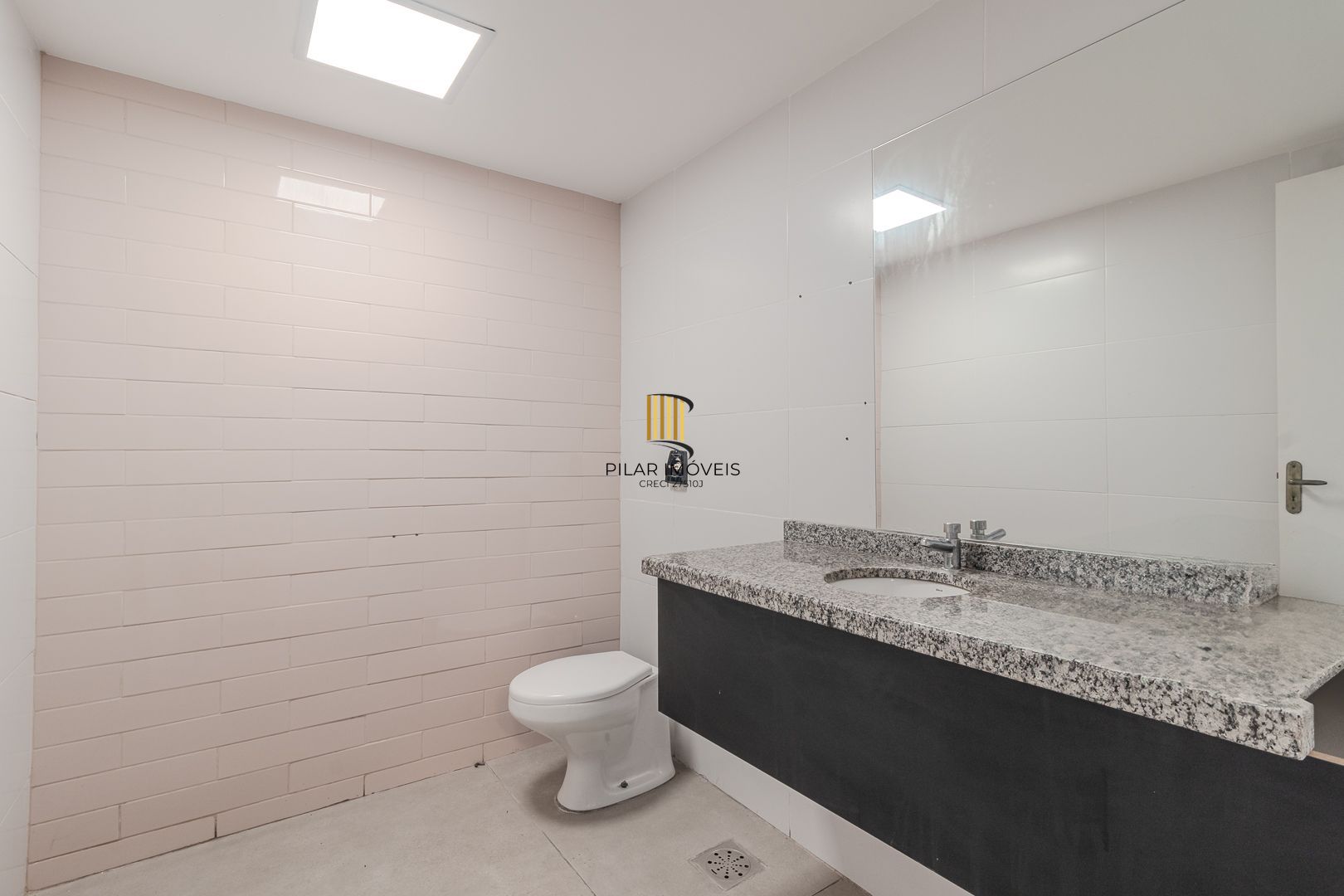 Loja para Venda - 650m², 0 dormitórios, 16 vagas - Floresta