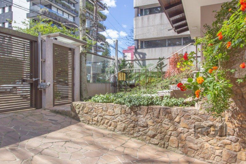Casa 4 dormitórios no bairro Auxiliadora