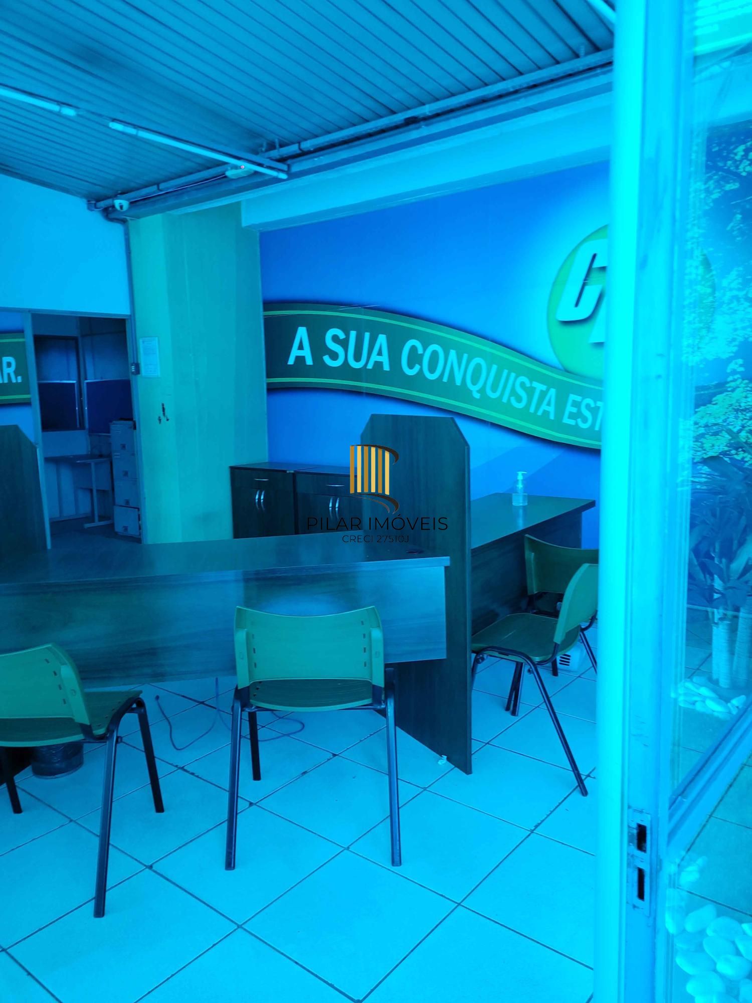 🏙️ Loja térrea para locação na Avenida Farrapos com vaga de estacionamento!