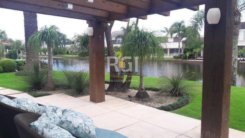 Casa para Venda - 728.71m², 6 dormitórios, sendo 6 suites, 3 vagas - Atlântida