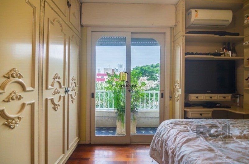 Excelente apartamento de 148m² com 3 dormitórios sendo 1 suíte e 2 vagas. 