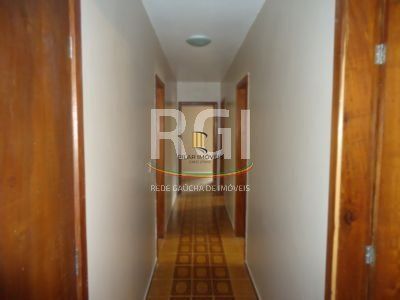 Casa para Venda - 330m², 4 dormitórios, 2 vagas - Glória