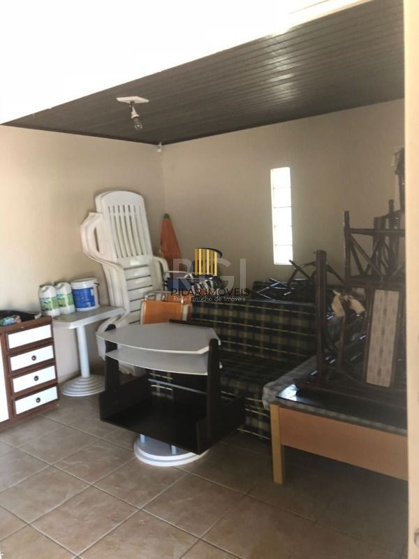 Casa para Venda - 320m², 4 dormitórios, sendo 2 suites, 3 vagas - Centro
