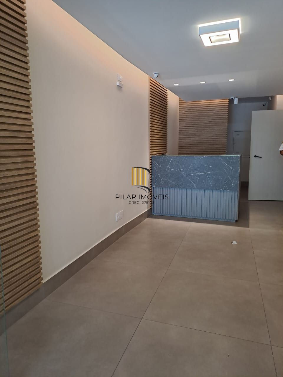 Sala com garagem dupla na Cristóvão!