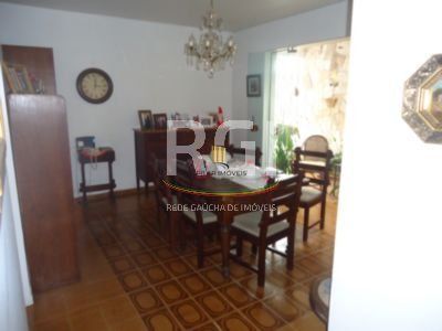 Casa para Venda - 330m², 4 dormitórios, 2 vagas - Glória
