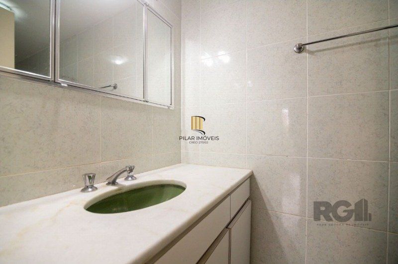 Excelente apartamento de 148m² com 3 dormitórios sendo 1 suíte e 2 vagas. 