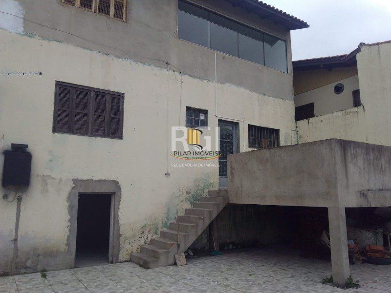 Casa para Venda - 200m², 4 dormitórios, sendo 1 suites, 3 vagas - Sarandí