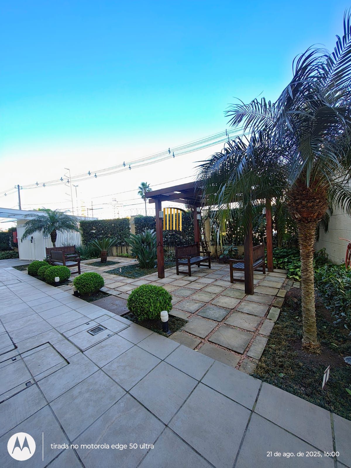 VENDE | MOBILIADO | VISTA DEFINIDA NA ASSIS BRASIL 4908