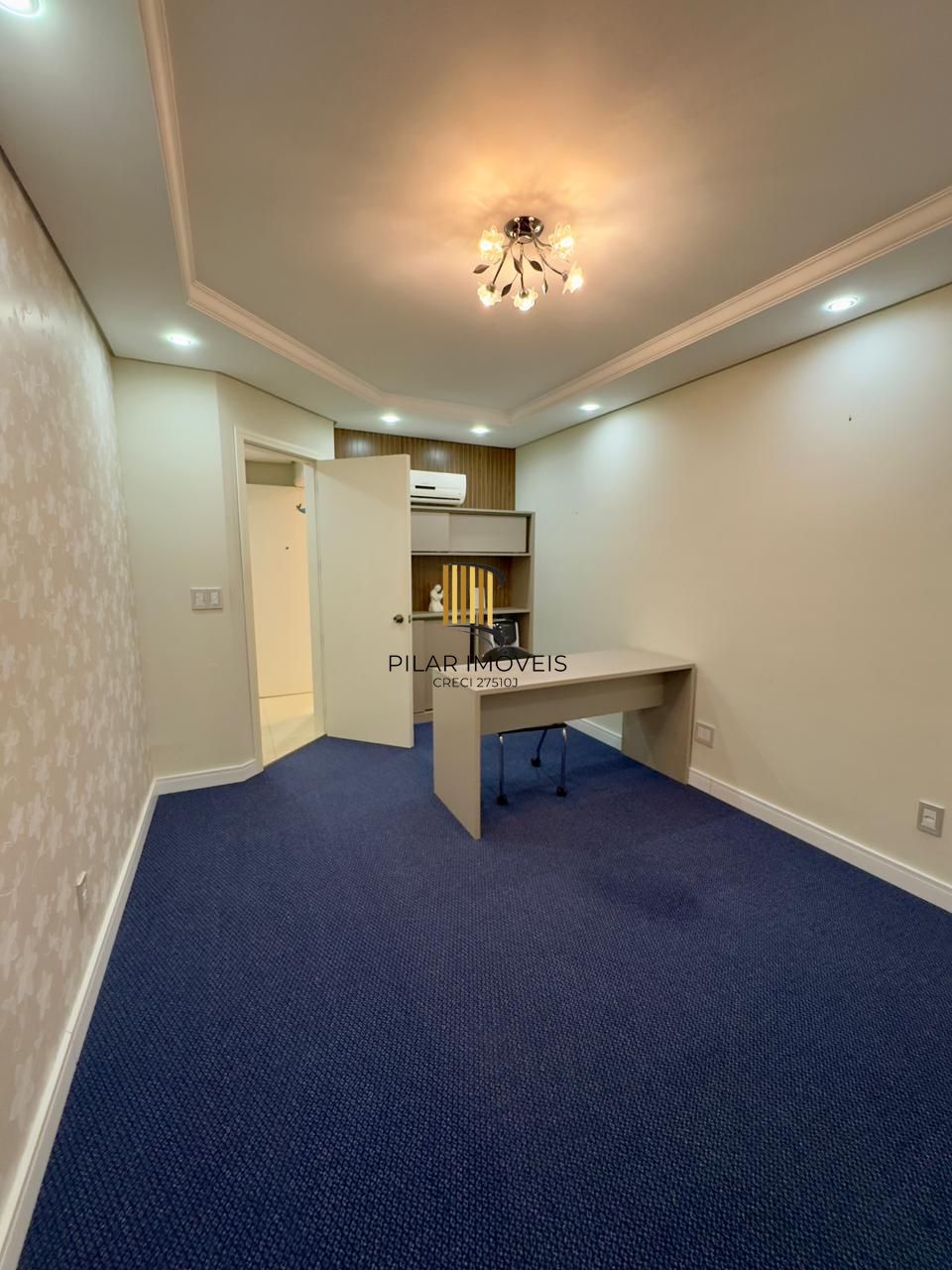 Sala com garagem dupla na Cristóvão!