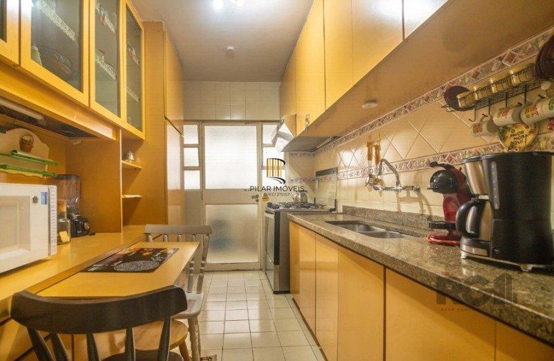Excelente apartamento de 148m² com 3 dormitórios sendo 1 suíte e 2 vagas. 