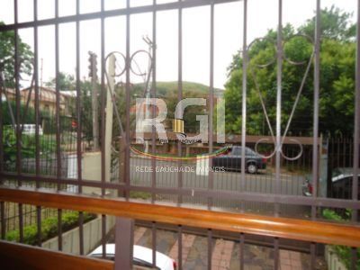 Casa para Venda - 330m², 4 dormitórios, 2 vagas - Glória