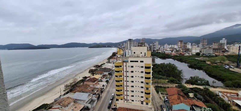 Apartamento 3 dormitórios no bairro Pereque