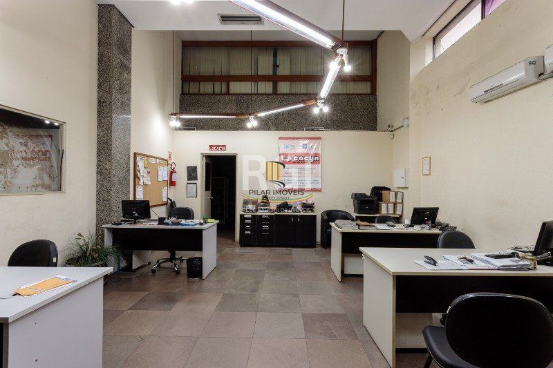 Predio para Venda - 1024m², 0 dormitórios, 9 vagas - São João