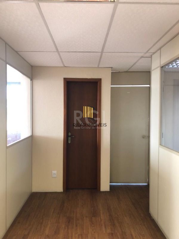 Predio para Venda - 1024m², 0 dormitórios, 9 vagas - São João