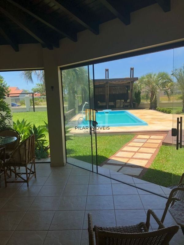 Casa para Venda - 320m², 4 dormitórios, sendo 2 suites, 3 vagas - Centro