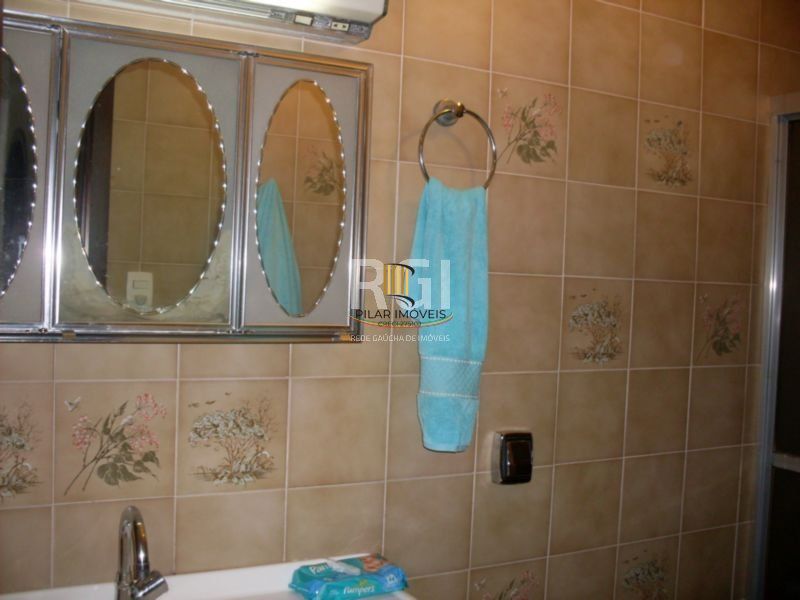 Casa para Venda - 200m², 4 dormitórios, sendo 1 suites, 4 vagas - Jardim Lindóia
